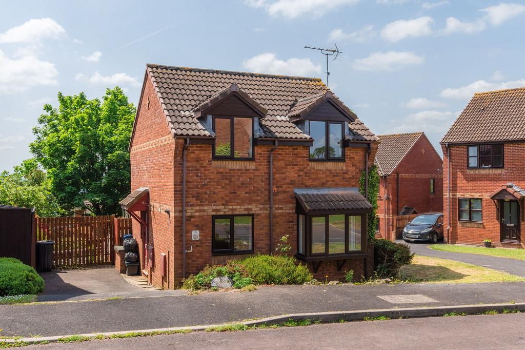 Avranches Avenue, Crediton, EX17 2 bed detached house for sale £265,000