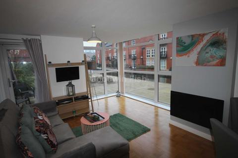 2 bedroom apartment to rent, Chapletown Street, Manchester