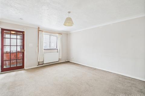 2 bedroom semi-detached house to rent, Henrys Court, Watton, IP25