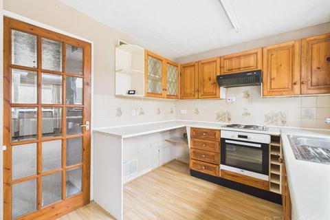 2 bedroom semi-detached house to rent, Henrys Court, Watton, IP25