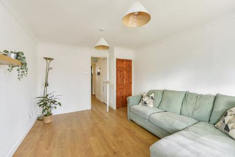22 Linnet Close, Petersfield, GU31 4RF