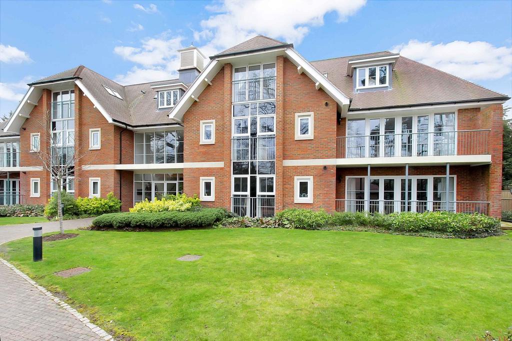 Station Road, Beaconsfield, Buckinghamshire, HP9 2 bed apartment £865,000