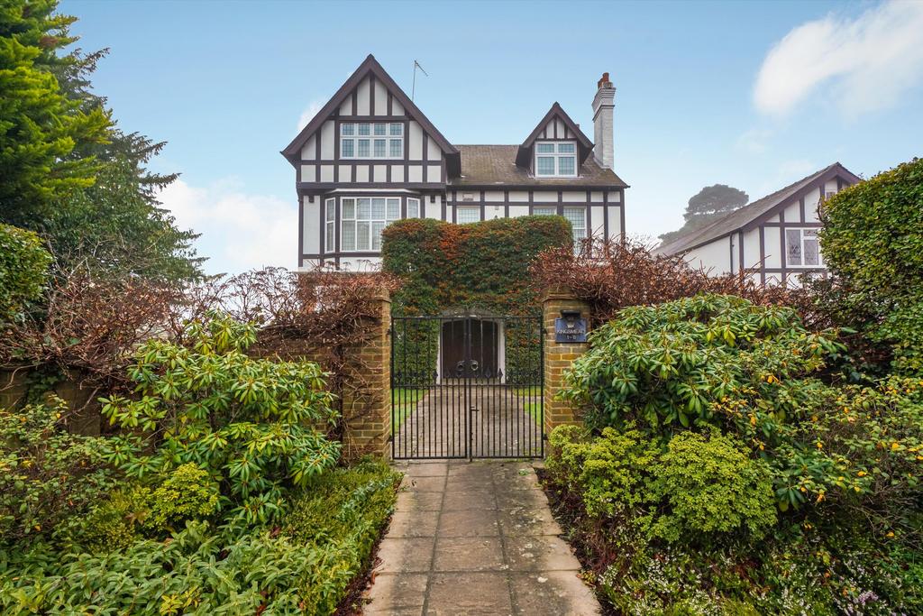 Foley Road, Claygate, Esher, Surrey... 2 bed flat £735,000