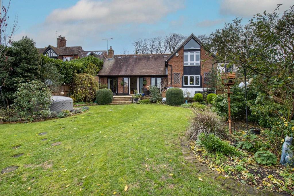 Station Road, Cheddington 4 bed detached house for sale £975,000