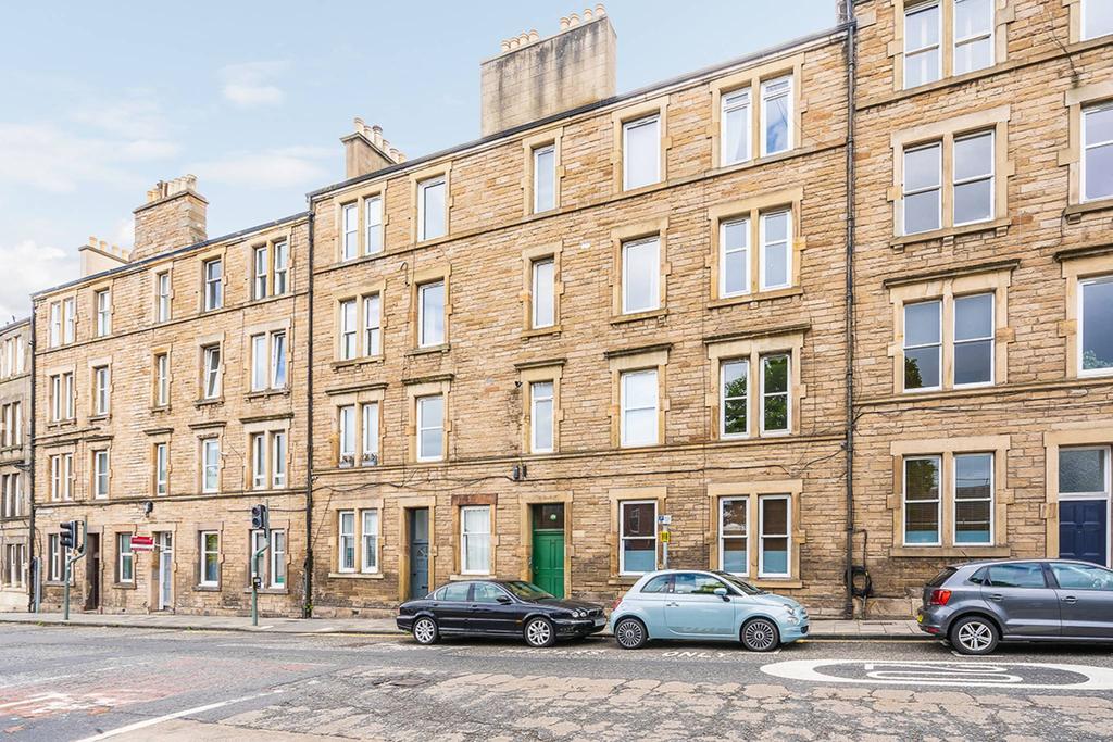 24,1F1 Broughton Road, Edinburgh, EH7 4EB 2 bed flat £230,000