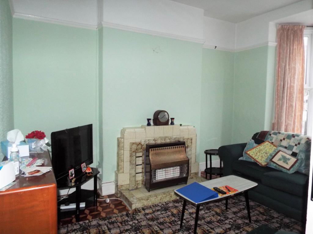 8 Queens Road, Mumbles, Swansea, SA3 4AN 3 bed terraced house for sale