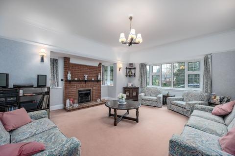 132 Dorridge Road, Dorridge, Solihull, B93 8BN