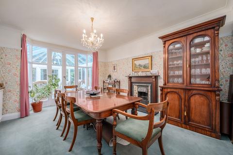 132 Dorridge Road, Dorridge, Solihull, B93 8BN