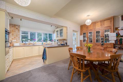 132 Dorridge Road, Dorridge, Solihull, B93 8BN