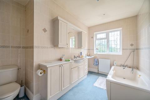 132 Dorridge Road, Dorridge, Solihull, B93 8BN