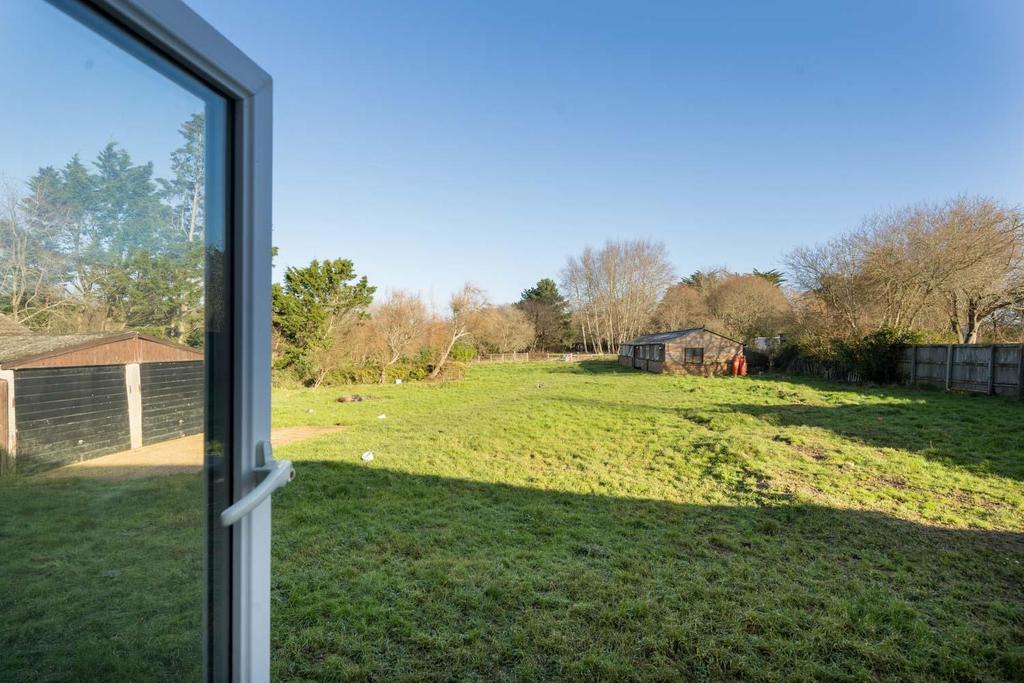 Cranmore, Isle of Wight 4 bed detached bungalow £629,950