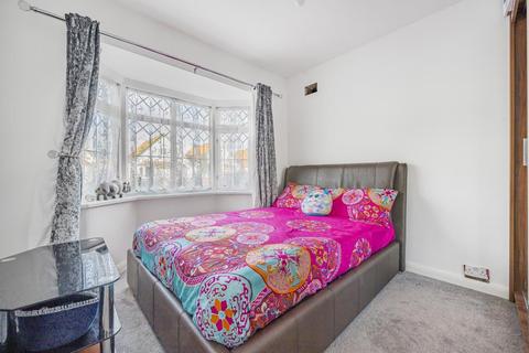 3 bedroom detached bungalow for sale - Ashford,  Surrey,  TW15