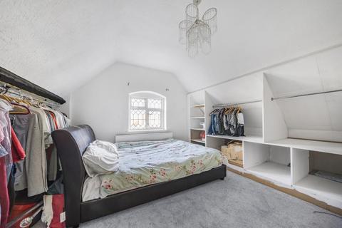 3 bedroom detached bungalow for sale - Ashford,  Surrey,  TW15