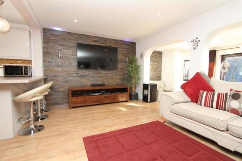 3 bedroom terraced house for sale - Regents Close,  Hayes, UB4