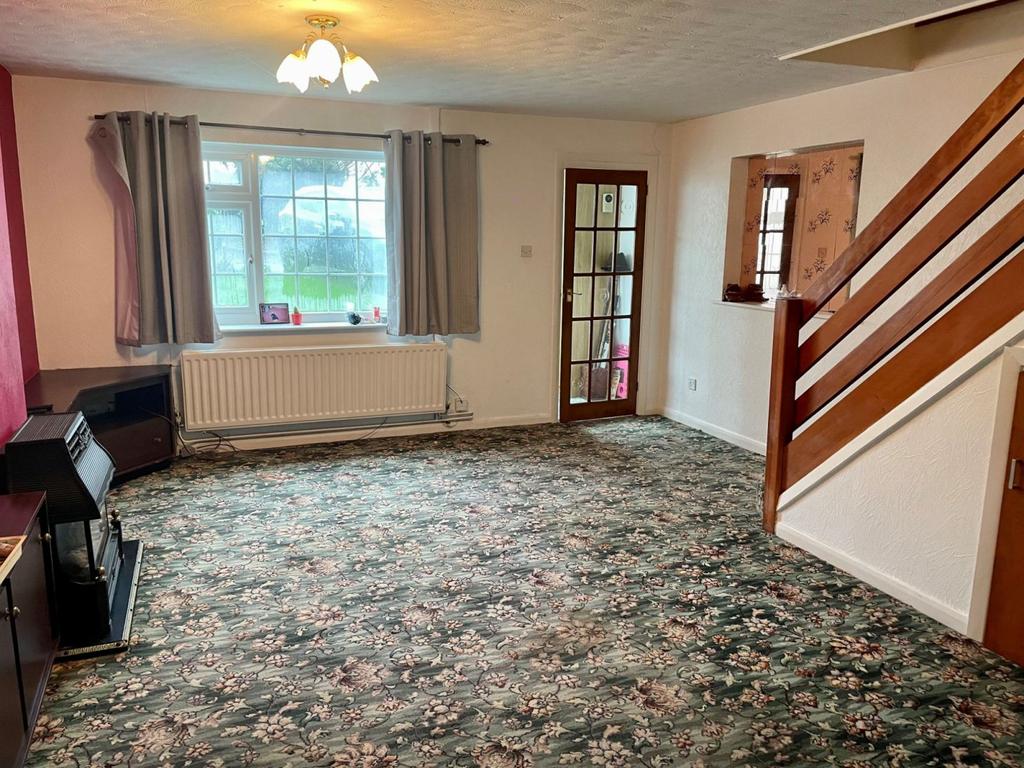 Lowick Court, Moulton, Northampton... 3 bed semidetached house £280,000