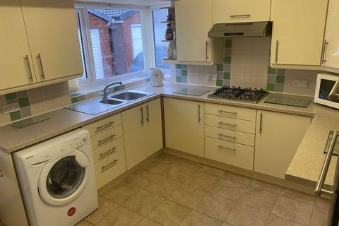 15 Dorchester Drive, Royton, Oldham, OL2 5AU