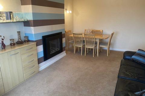 15 Dorchester Drive, Royton, Oldham, OL2 5AU
