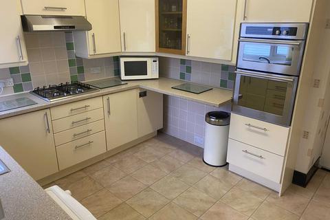 15 Dorchester Drive, Royton, Oldham, OL2 5AU