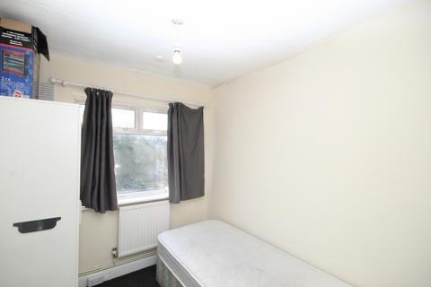 3 bedroom flat to rent, Charlotte Court, Lyon Park Avenue, Wembley, Middlesex HA0