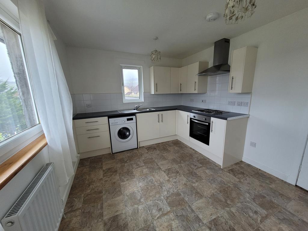 Leven Street, Alexandria G83 2 bed flat £595 pcm (£137 pw)