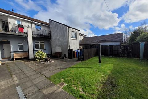 2 bedroom flat to rent, Leven Street, Alexandria G83