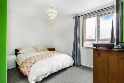 53 Reachview Close, London, NW1 0TY