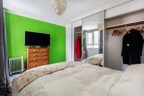 53 Reachview Close, London, NW1 0TY