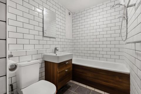 53 Reachview Close, London, NW1 0TY