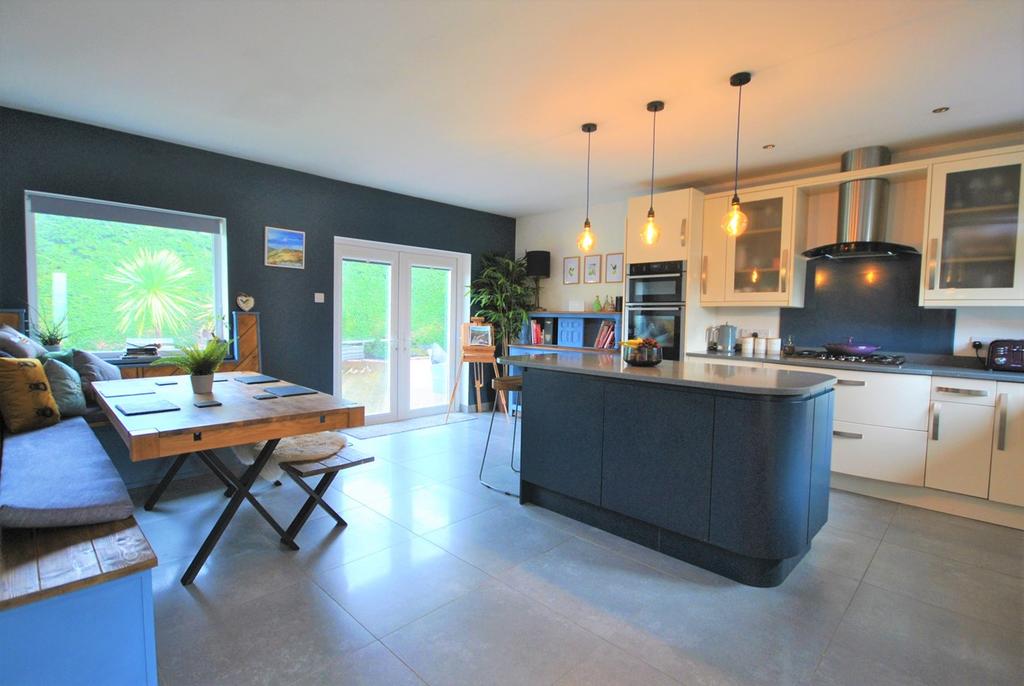 Lower North Street, Cheddar, BS27 3 bed detached bungalow £495,000