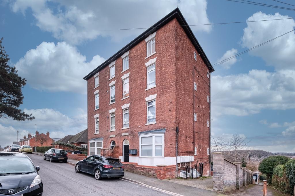 Wr4 9fa Tunnel Hill, Worcester, WR4 9SD 2 bed flat - £150,000