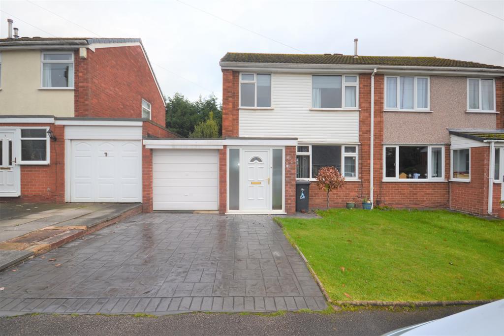 Queensway, Shevington, Wigan, WN6 3 bed semidetached house £775 pcm