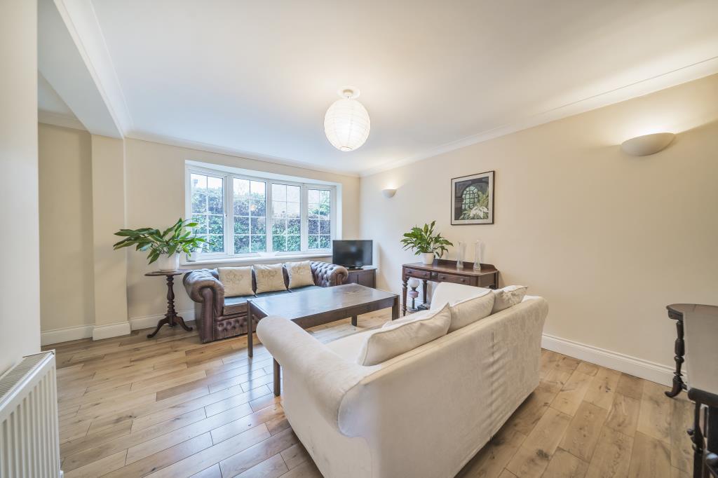 Milton Close, Henley On Thames, RG9 4 bed detached house £2,500 pcm