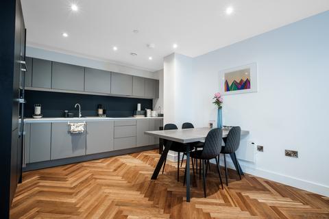 2 bedroom apartment to rent, South Tower