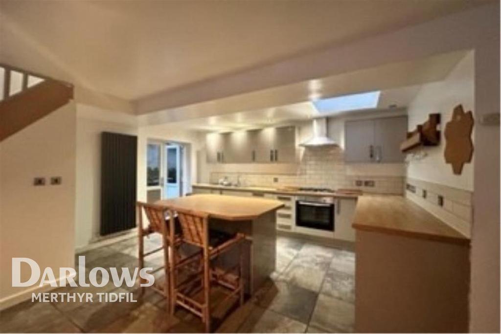Hafod Lane, Pontypridd 3 bed end of terrace house £800 pcm (£185 pw)