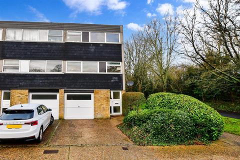 35 Punch Croft, New Ash Green, Longfield, DA3 8HP