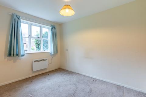 2 bedroom flat for sale - Station Approach, Barnt Green, B45 8PA