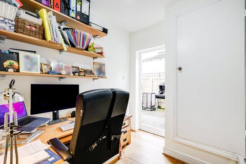 32b Sarre Road, London, NW2 3SL