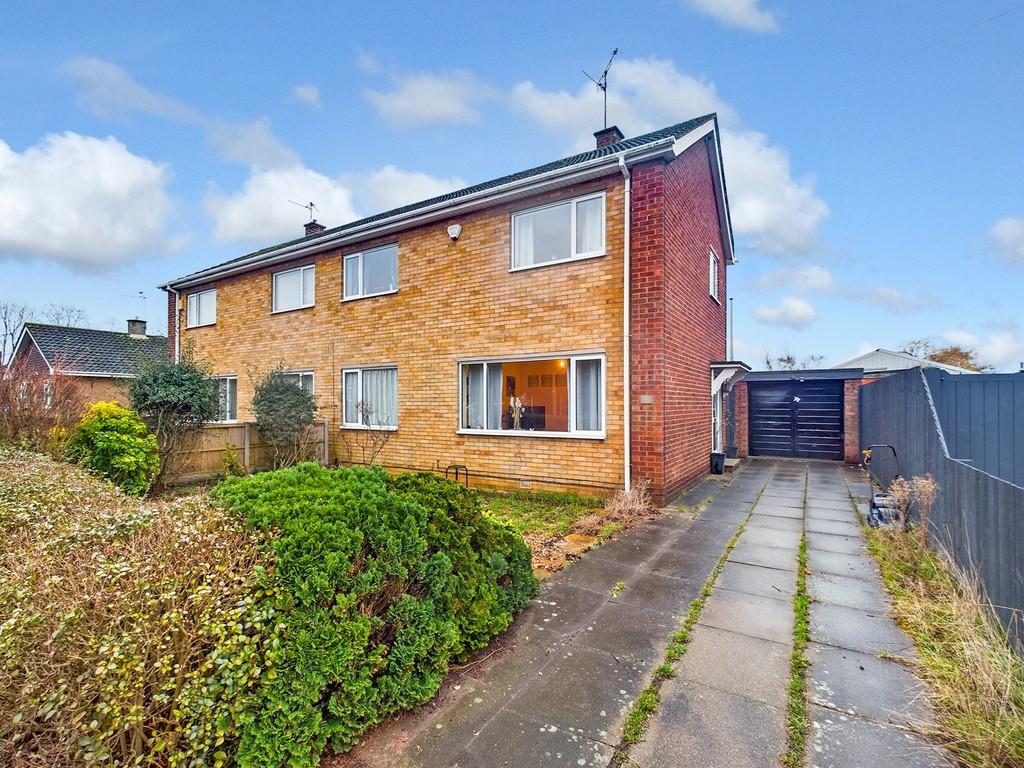 Richmond Drive, North Hykeham 3 bed semidetached house for sale £195,000
