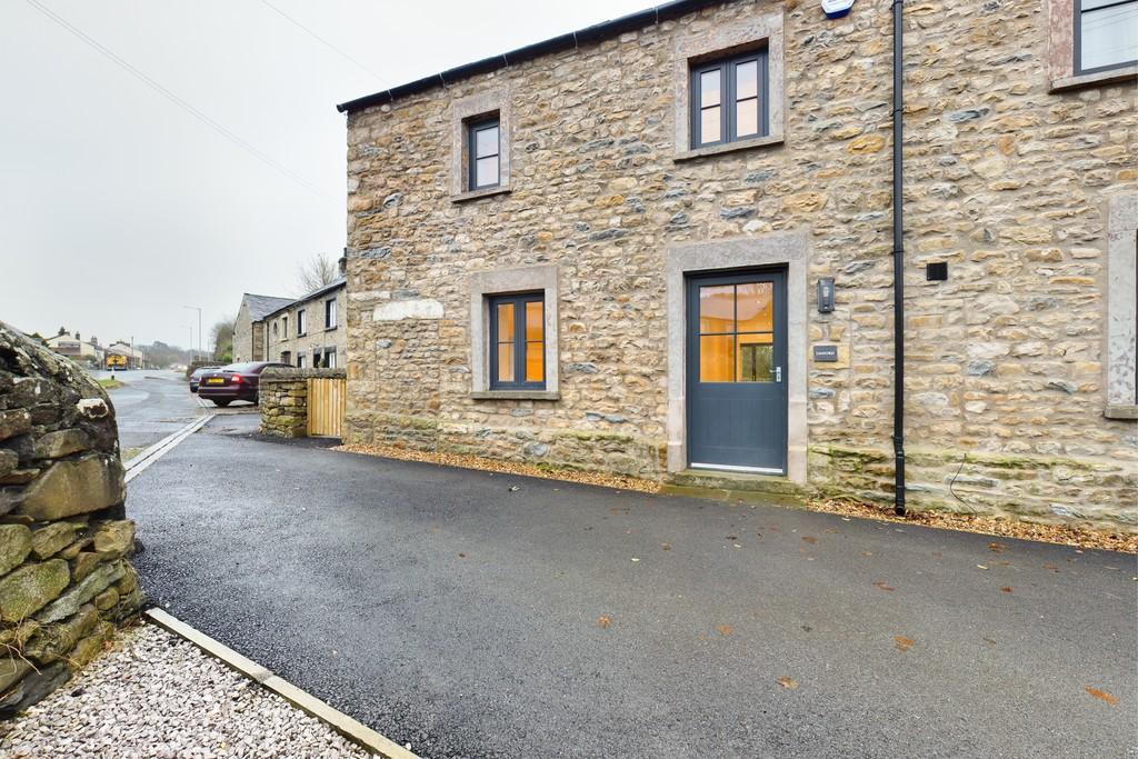 Cowan Bridge, Carnforth, Lancashire, LA6 2HS 3 bed end of terrace house