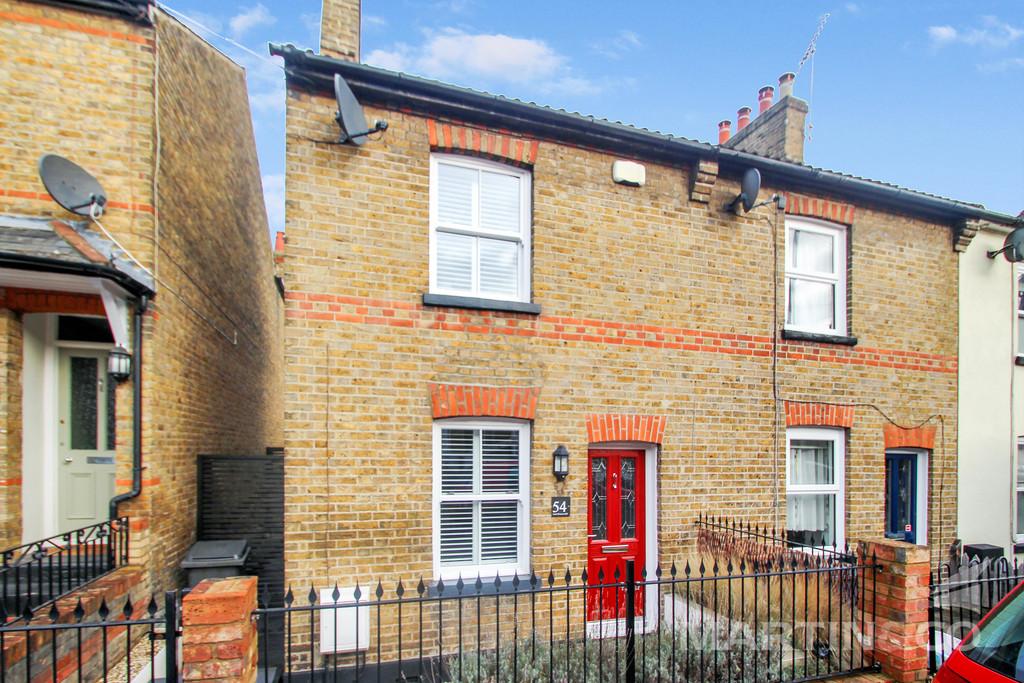 South Primrose Hill, Chelmsford 2 bed end of terrace house £1,650 pcm