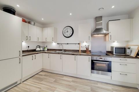 2 bedroom flat to rent - Hackbridge Road, Wallington, SM6