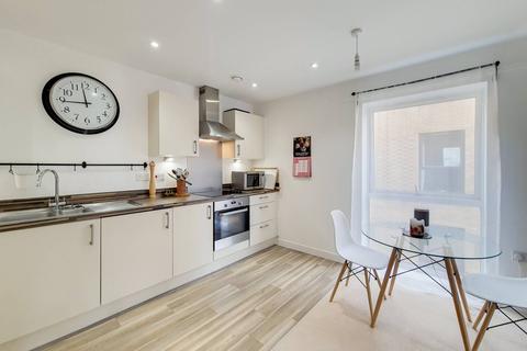 2 bedroom flat to rent - Hackbridge Road, Wallington, SM6