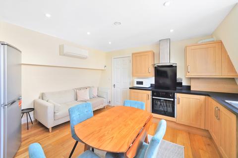 3 bedroom flat to rent, Camden Road, Camden, London