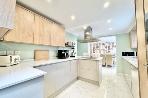 4 bedroom detached house for sale, PENDEEN CLOSE, NEW WALTHAM