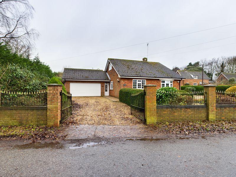 Hunters Moon, East Road, Tetford, Horncastle 2 bed bungalow for sale