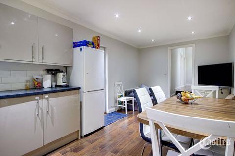 2 bedroom apartment for sale - Parkhurst Road, London, N22