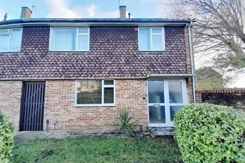 12 Montcalm Close, Hayes, UB4 9HF