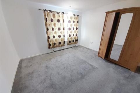 12 Montcalm Close, Hayes, UB4 9HF