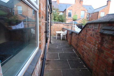 4 bedroom terraced house to rent, Barclay Street, Leicester