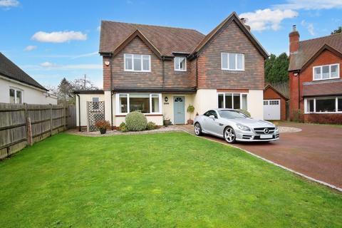 4 bedroom detached house to rent, THE STREET, CAPEL, RH5